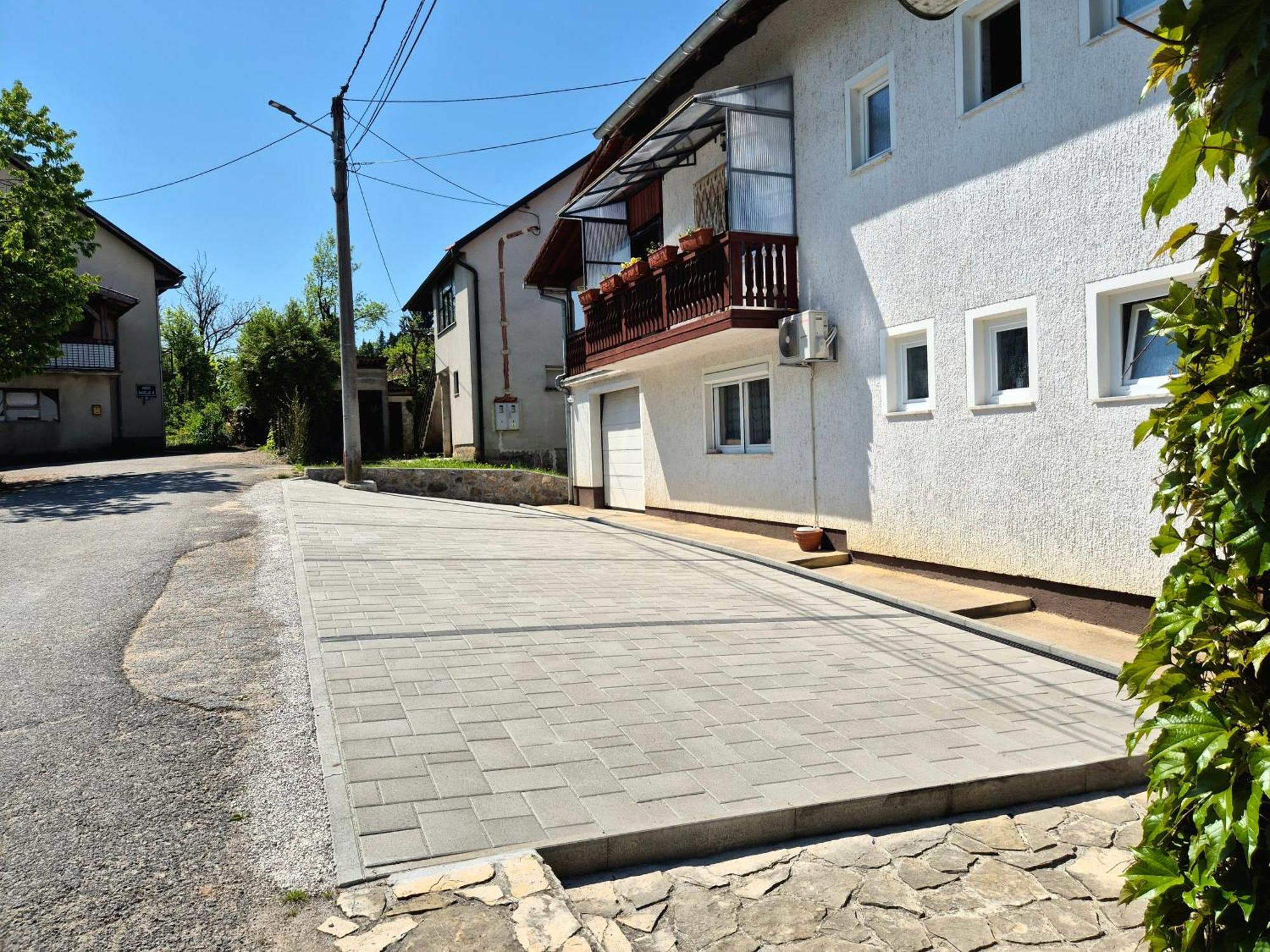 Rooms Garden Slunj Exterior foto
